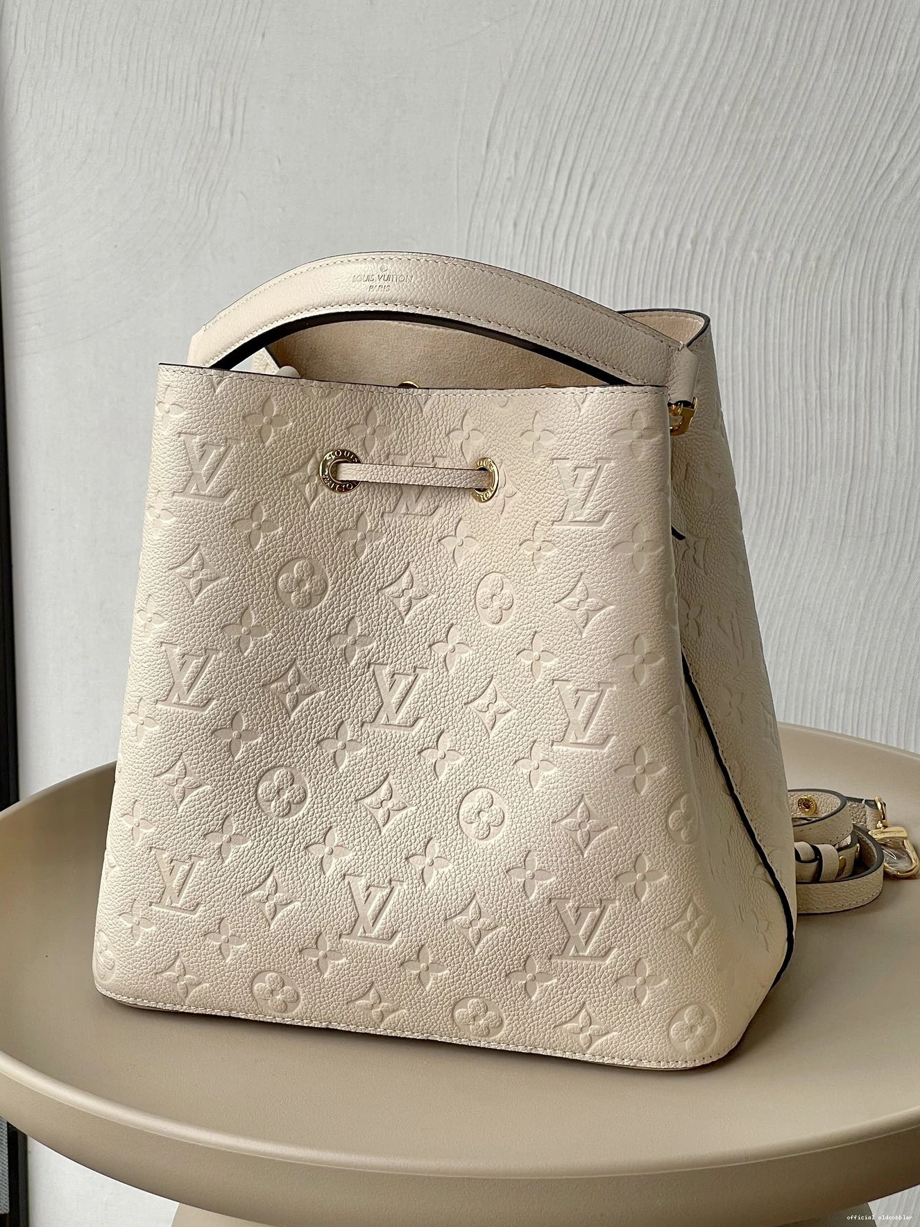 Official oldcobbler VUITTON LOUIS MM NÉONOÉ 0805